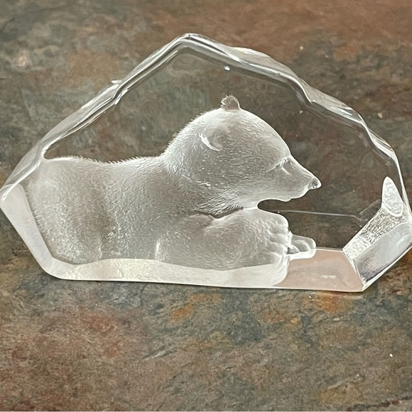 BEAUTIFUL ❤️LEAD CRYSTAL POLAR BEAR BY MATS JOHANSSON NWOB - Picture 5 of 10